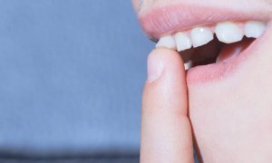 درباره لق شدن دندان دائمی چه می‌دانید؟